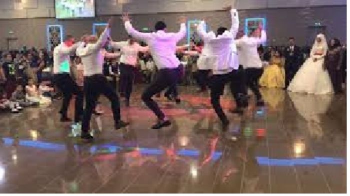 çökertme zeybeği nasıl oynanır